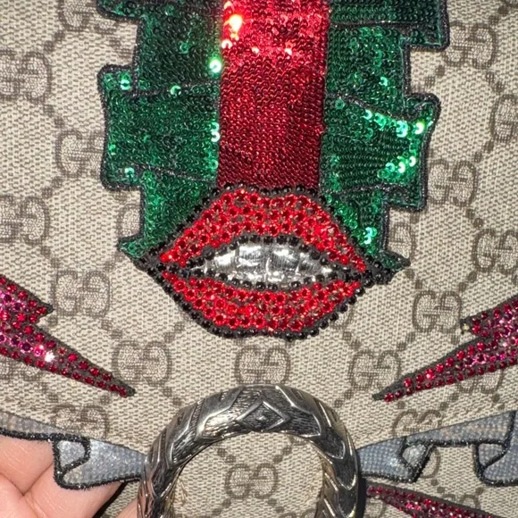 Gucci Beige GG Supreme Shoulder Bag with Pink and Green Glitter Accents - Picture 3 of 12